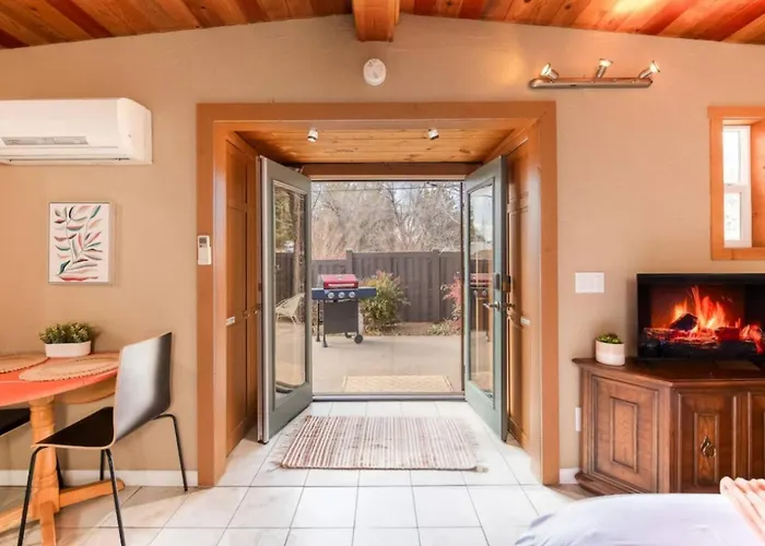 Gasthuis Private Serene Escape | Patio/views In West
