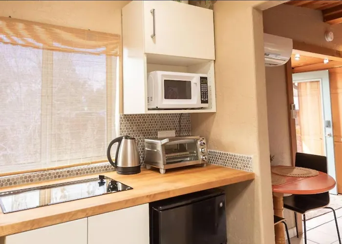 Gasthuis Private Serene Escape | Patio/views In West 4*
